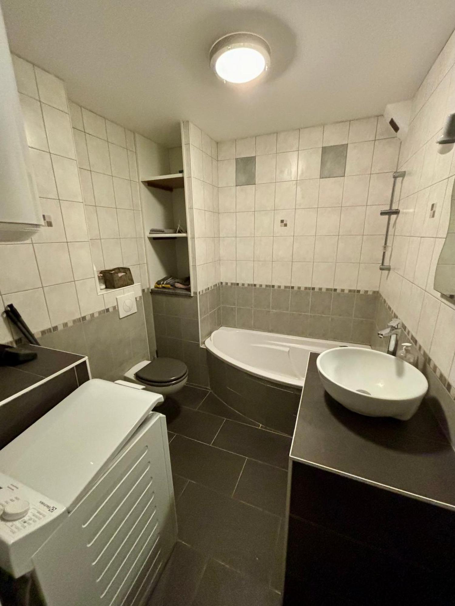 studio - baignoire - prêt de vtt - lave linge Le Puy-en-Velay Esterno foto