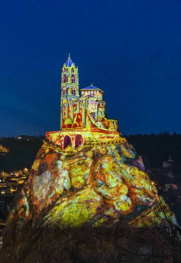 studio - baignoire - prêt de vtt - lave linge Le Puy-en-Velay Esterno foto